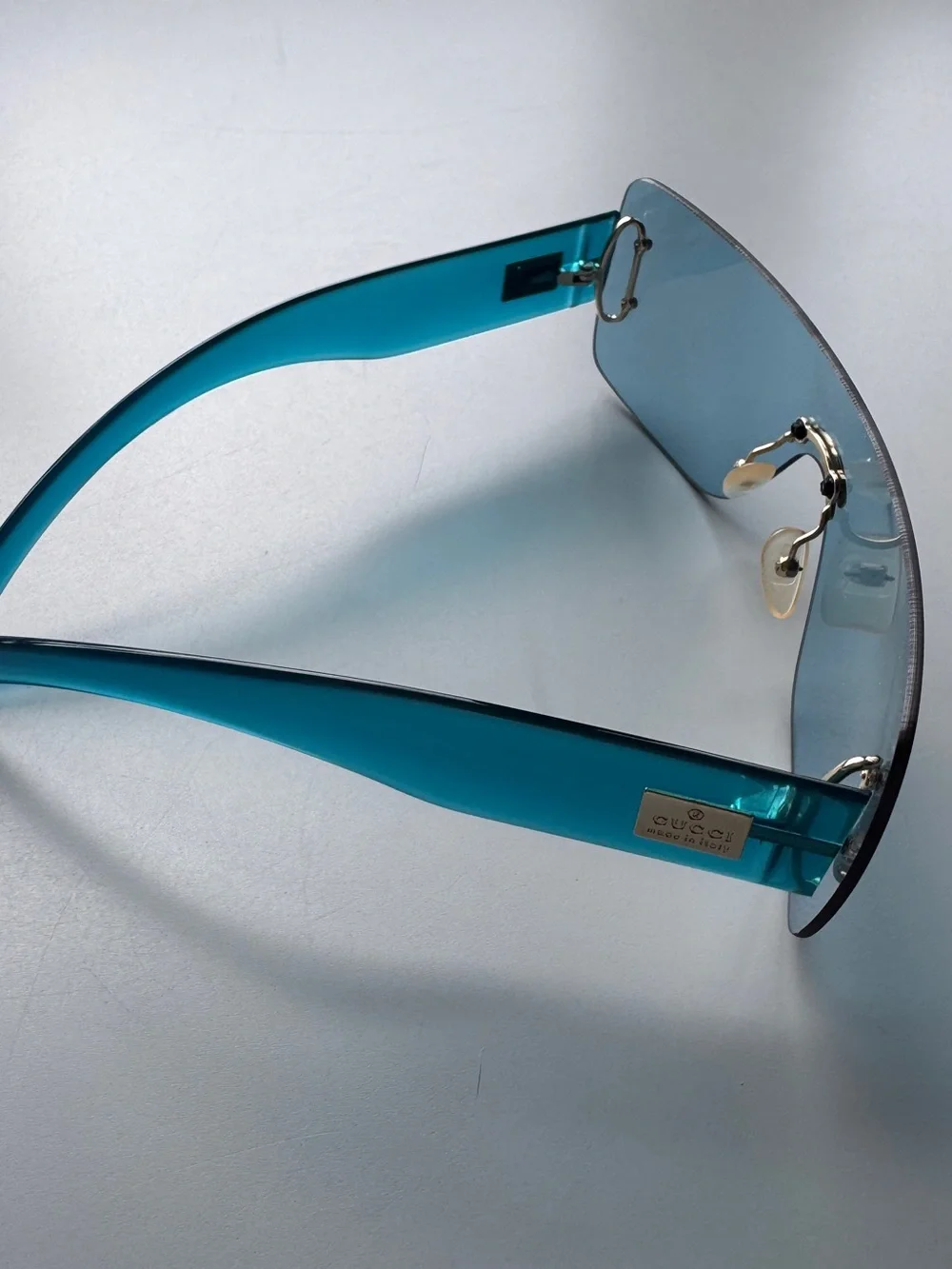 Vintage Gucci “screen”Blue Rimless Shield Sunglasses with Comfortable Nose bridg